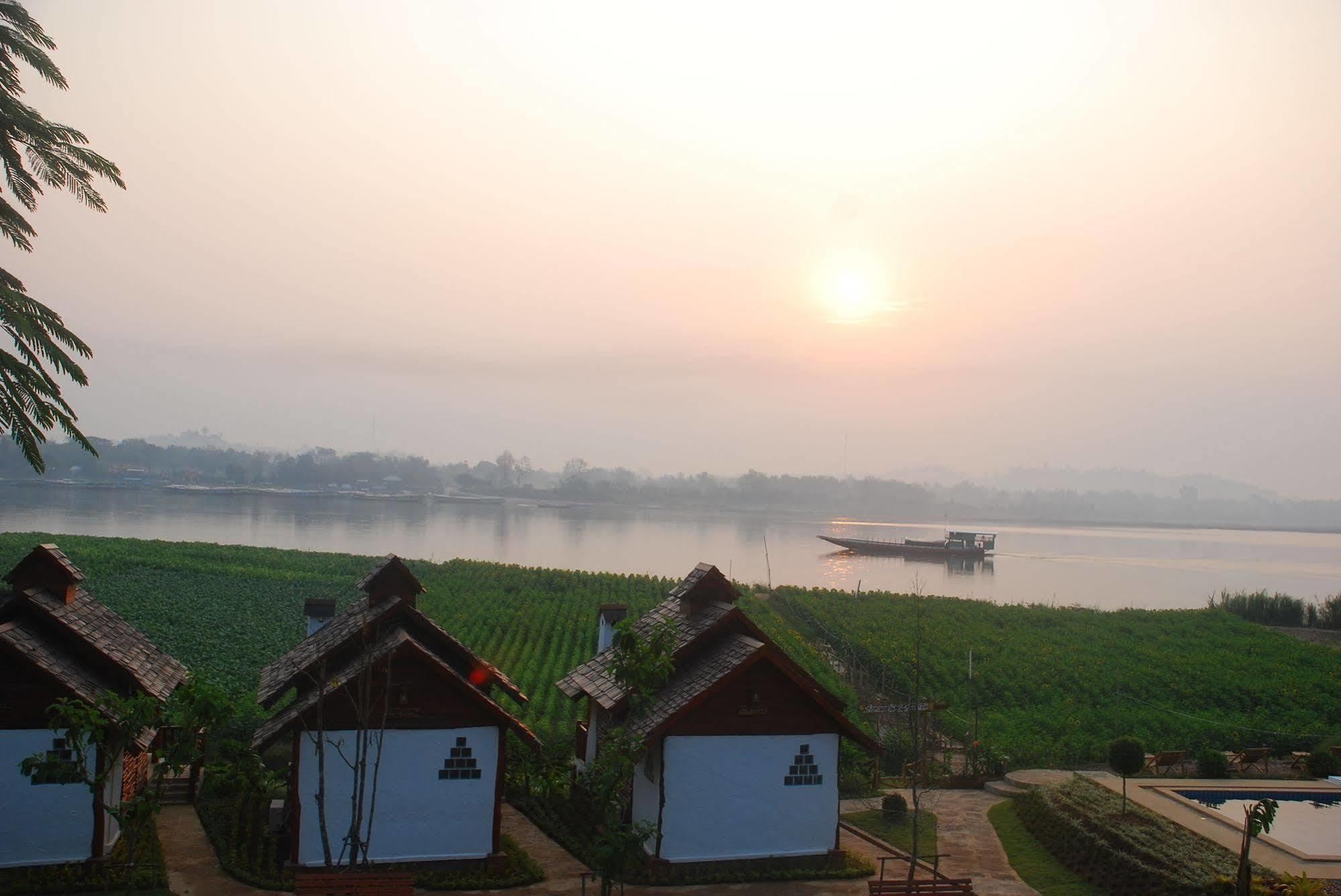 Gin'S Maekhong View Hotel Chiang Saen Exterior foto